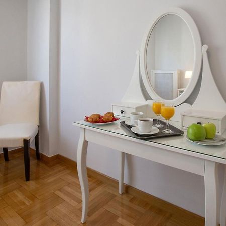 Upscale Luxury Athens Renovated Dream Home In One Of The Most Favorable Locations By National Gardens, Zoo & Hellenic Parliament In Syntagma And Stylish Exquisite Kolonaki Neighborhood エクステリア 写真